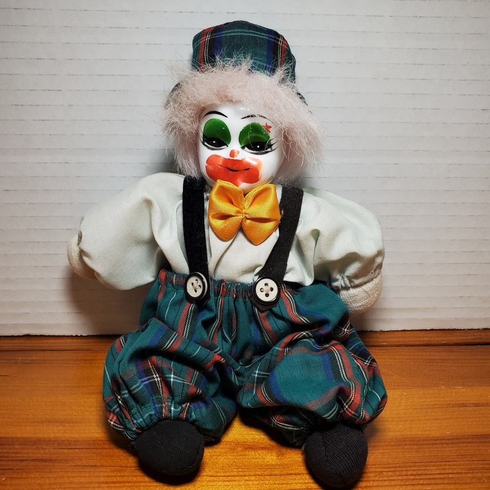 VTG HOBO Clown Doll Sand Filled Body With Porcelain Face‎ Green Plaid Overalls